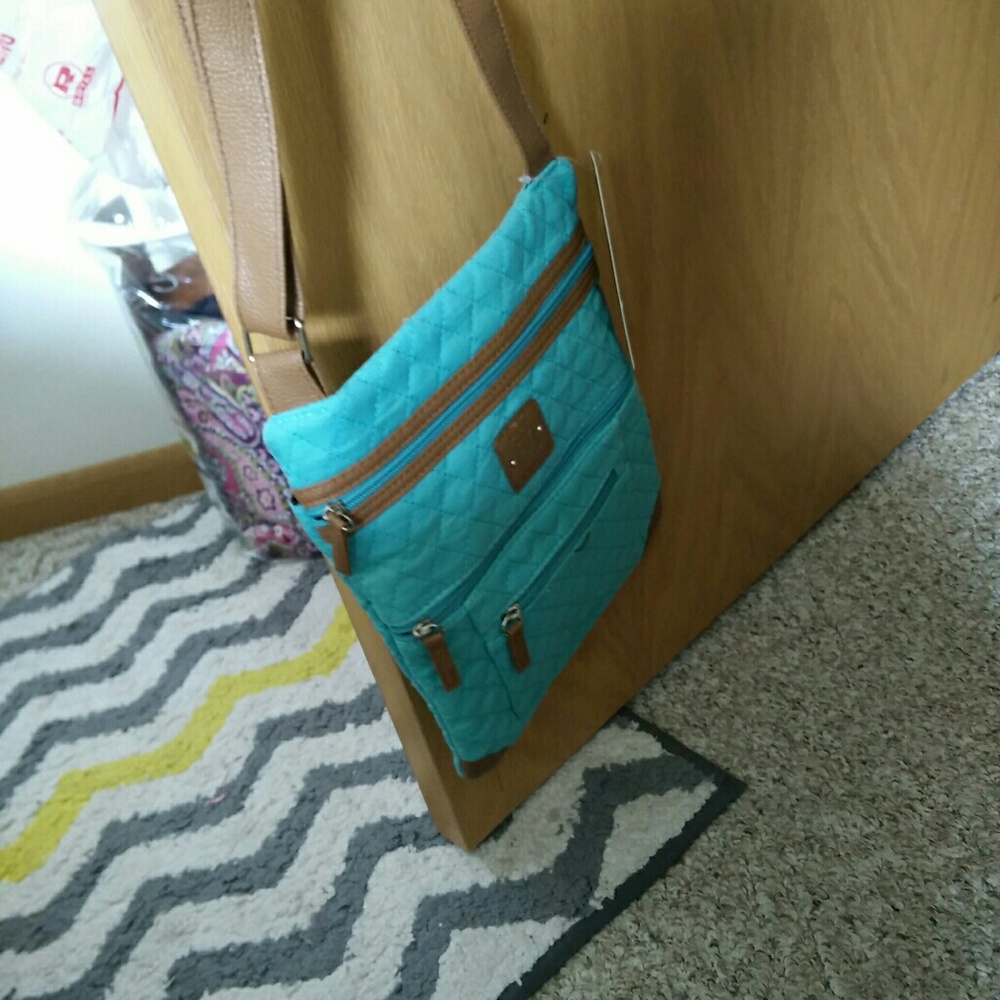 Purses - Picture 5 of 7